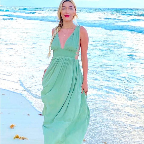 Forever 21 Plunging Maxi dress - Picture 1 of 2